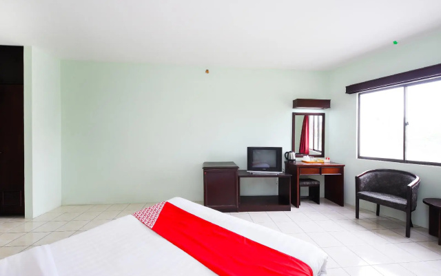 OYO 43955 N9 Business Hotel