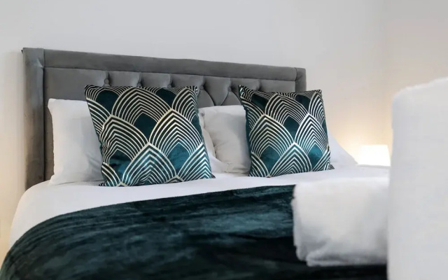 5 Quincy House - 1 Bedroom Apartment