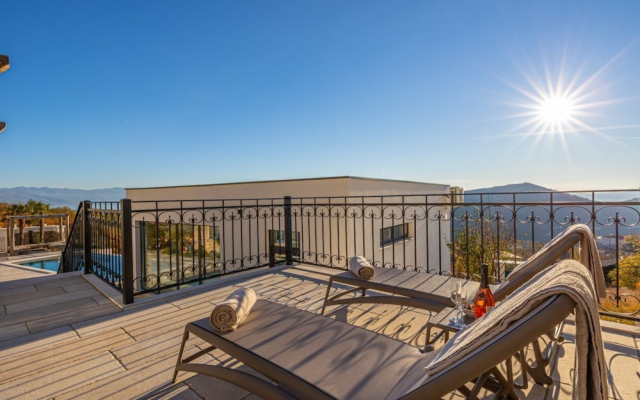 Villa Hilltop