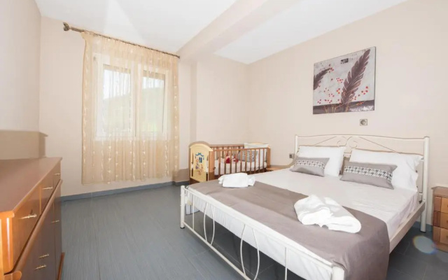 Geka's apartment