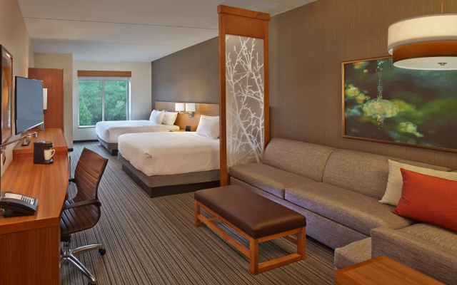 Hyatt Place Chapel Hill / Southern Village