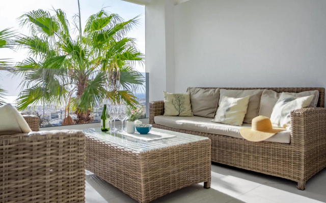 LAE9.1I- Apotel Estepona Hills by roomservices