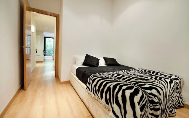 Roger de Lluria Design Aparments