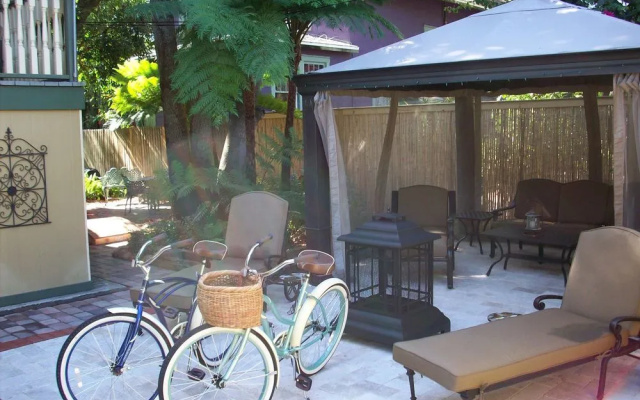 Larelle House Bed and Breakfast