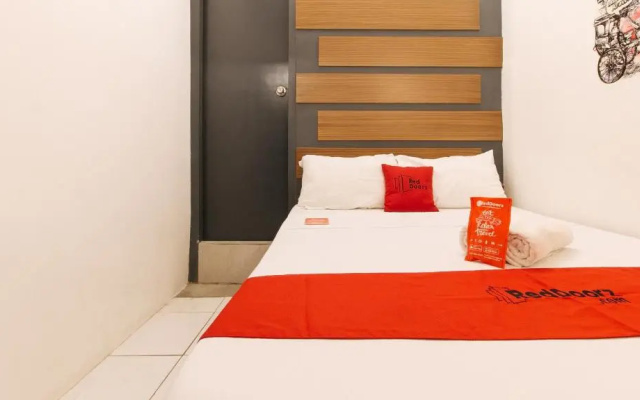 RedDoorz near Fishermall Quezon City