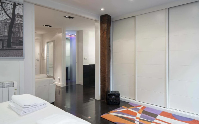 Old Town 2 Apartment by Aston & Wolf