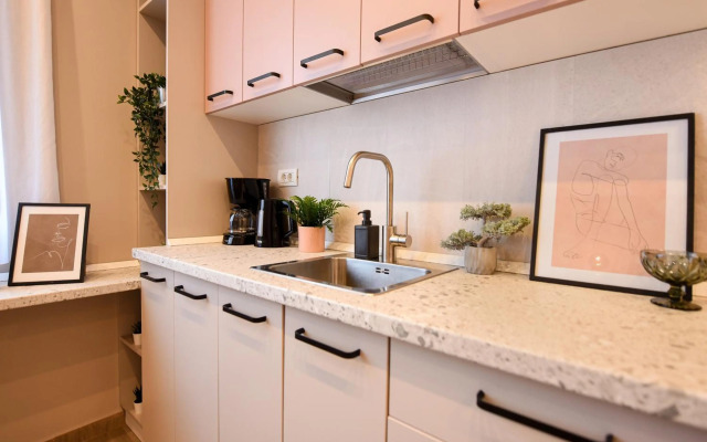 SWEET BLOSSOM - Lovely 1BR Apt in the City Center