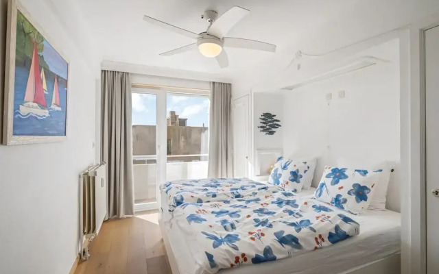 Flat by the Seaside With Stunning Ocean Views