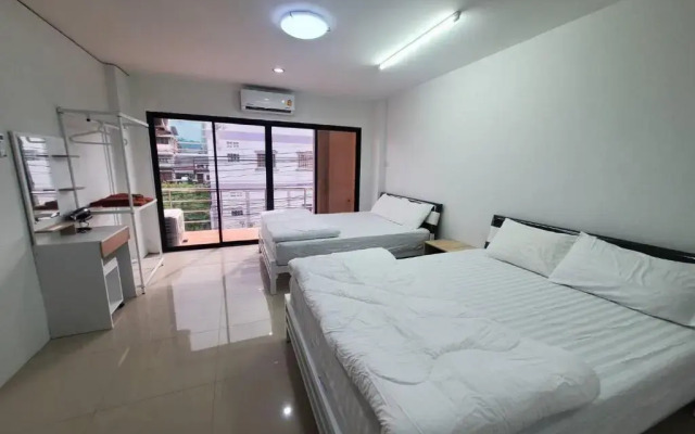 Khok Samet Chun Hostel