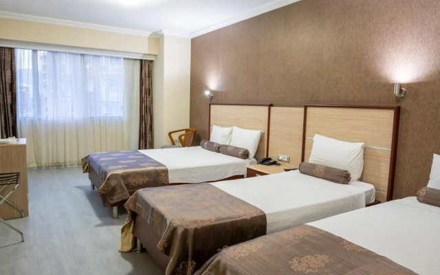 Halley Hotel