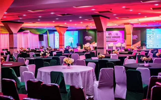 Villa Hilton Hotels & Apartments