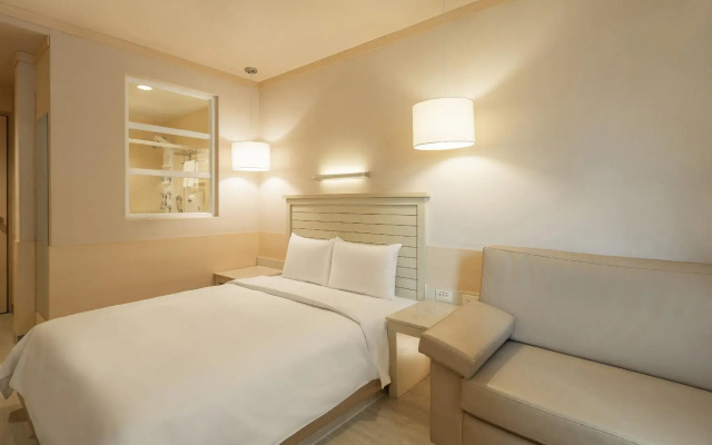 Kindness Hotel Liouhe Night Market Zhongzhen