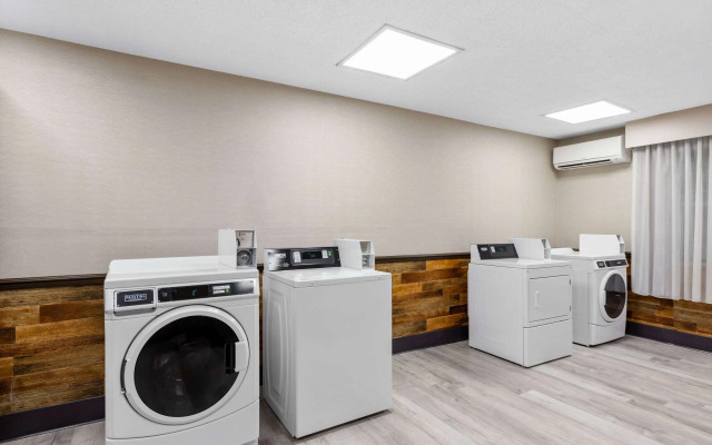 La Quinta Inn & Suites by Wyndham Goodlettsville - Nashville