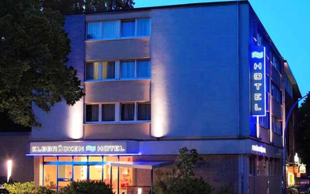 Elbbrücken Hotel вид на фасад