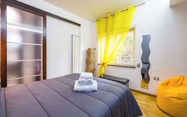 Fresh and Trendy Flat at Vomero