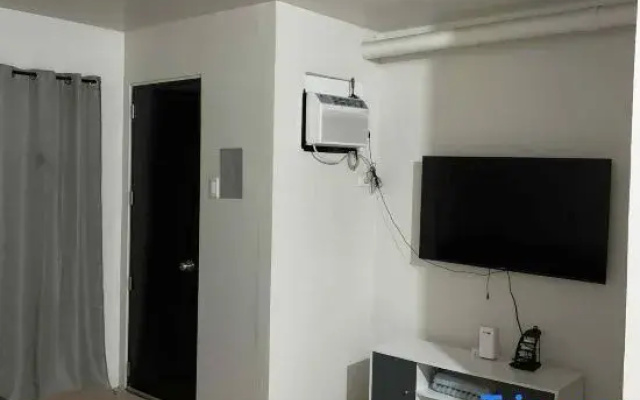 Haus of Emerald Studio Condo by Ollie- Plumera Mactan
