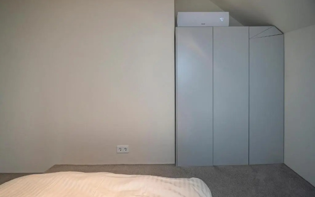 LOFT 1 BD Old Town Apartment by Hostlovers