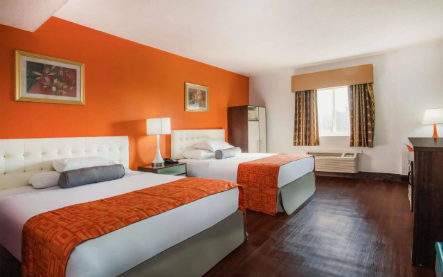 Howard Johnson Express Inn Bronx