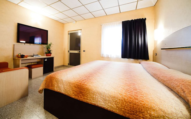 Отель Motel Autosole Lodi Корнельяно Лауденсе комната для гостей