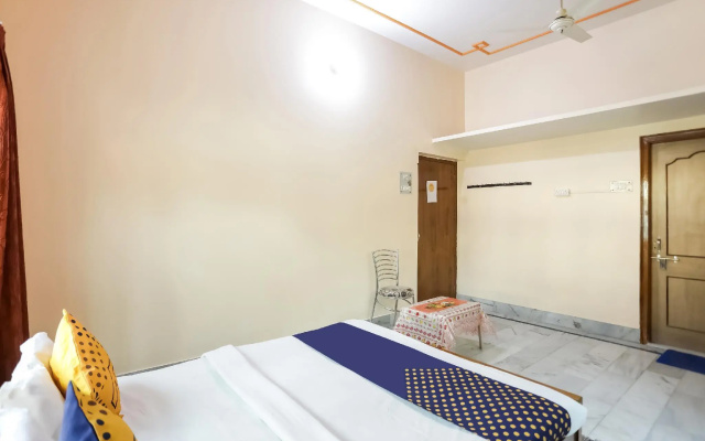 Maitri Paying Guest House by OYO Rooms