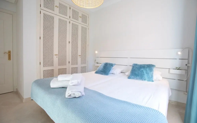 Elviria Luxury Beach Side Sleep 6