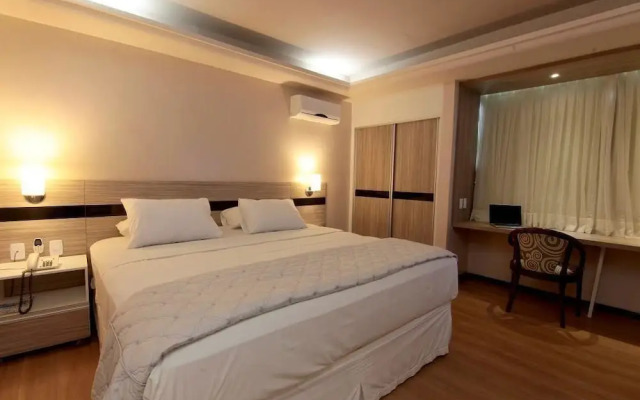 Hotel Serrano