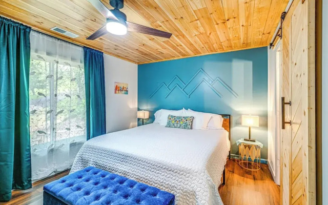 Renovated Franklin Home w/ Mountain-view Deck!