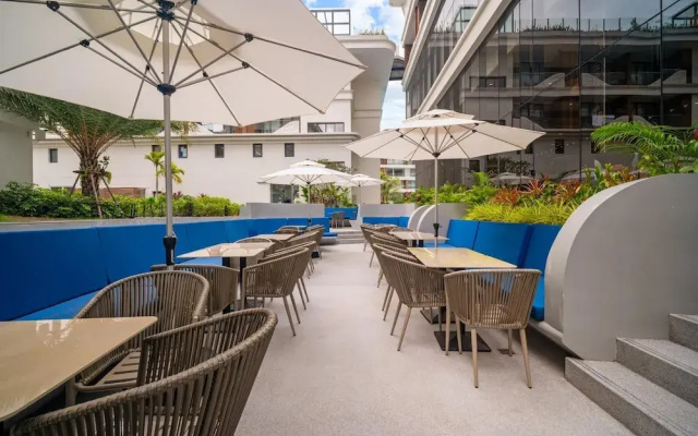 Beachfront A110 Luxury Pool Access Studio