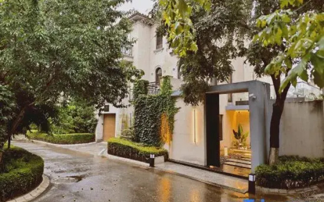 Silent Stay Villa Hotel