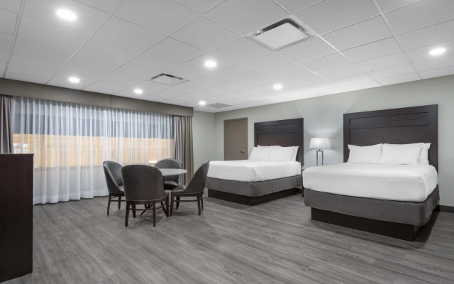 Best Western Plus Port O'Call Hotel