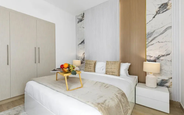 Maison Privee - Sleek Yas Getaway w/ Ferrari World and Canal Views
