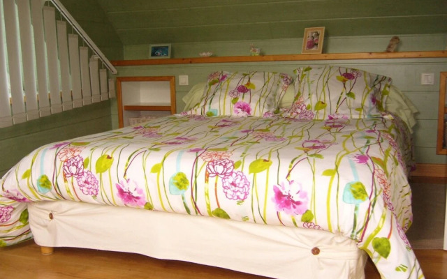 House With 2 Bedrooms in Le Cloître-saint-thégonnec, With Terrace and