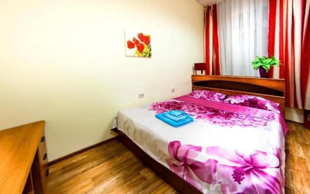Like Hostel