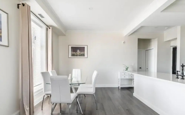 Rideau 2Br Signature Apartment Free Parking 3