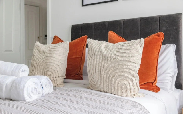 Bright 1BR Near Piccadilly Circus