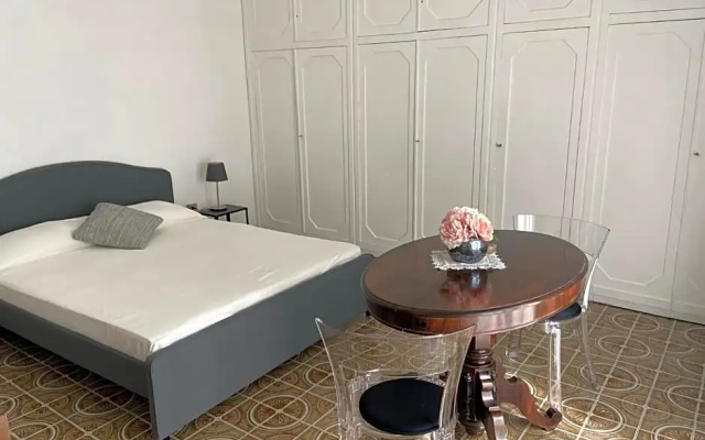 Rooms in San Domenico Maggiore 3