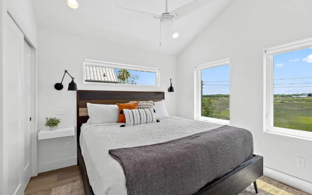 200 Riberia - Downtown Waterfront Luxury Home