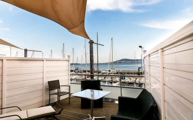 A La Voile Blanche