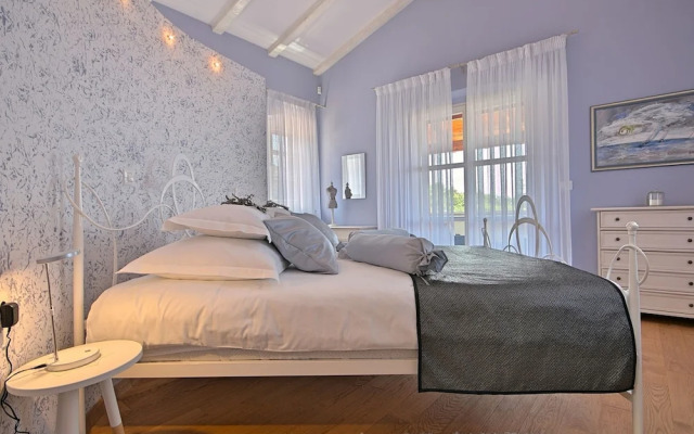 Beautiful Child-friendly Villa With Private Pool in Porec