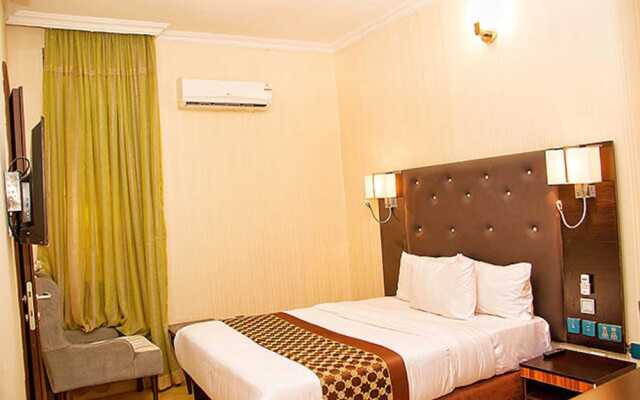 Отель Lakeem Suites - Agboyin Surulere комната для гостей