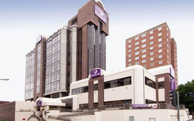 Отель Premier Inn Sunbury - Kempton Park вид на фасад