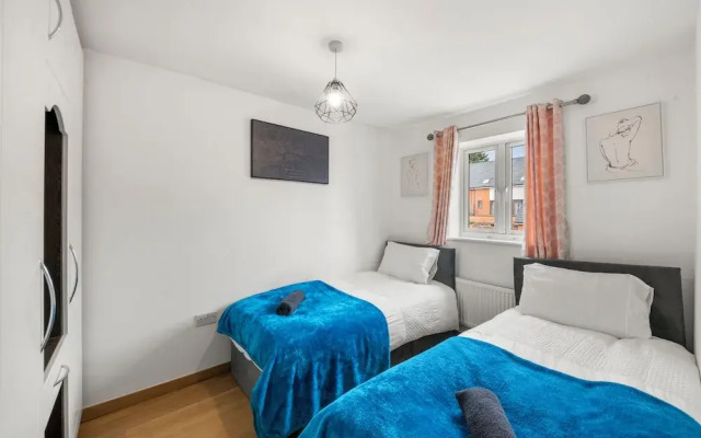 Charming 3 Bedroom House in Reading
