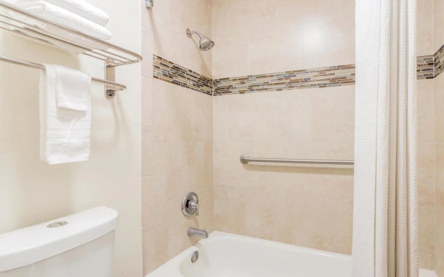 Econo Lodge Inn & Suites Florida City