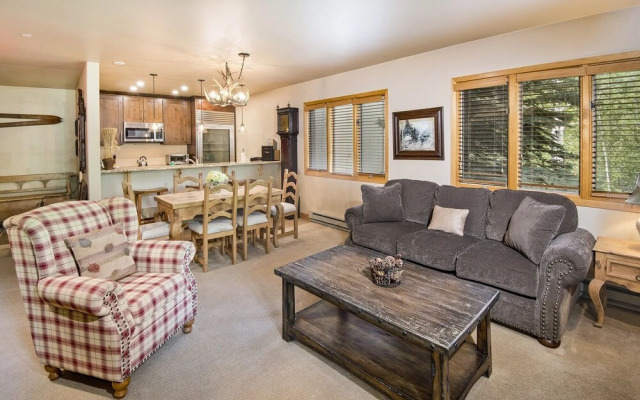 Townsend Place B-106 1 Bedroom Condo by RedAwning
