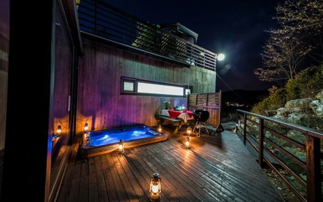 Hongcheon La Defense Pension