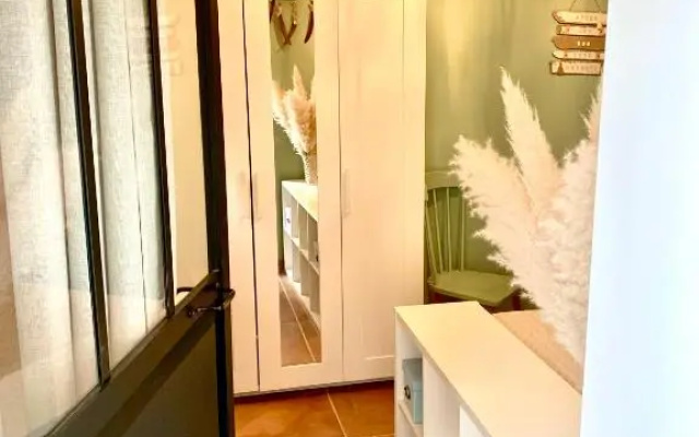 Studio Muret Atypique (Adults Only)
