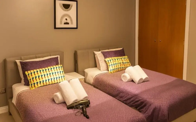 Sleeps 4 - Parking - Wifi