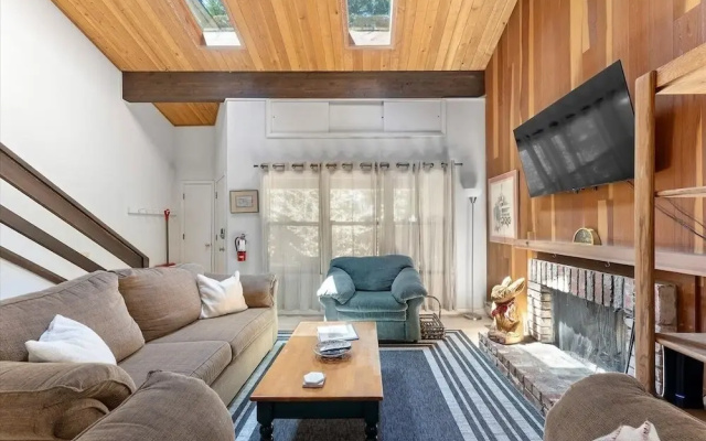 Raccoon Roost 3 Bedroom Condo by RedAwning
