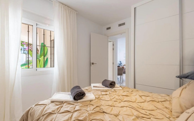 Azahara1 Beautiful apartment frontline golf
