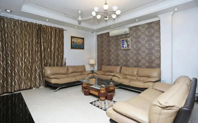 OYO 14789 Kempinski Wide